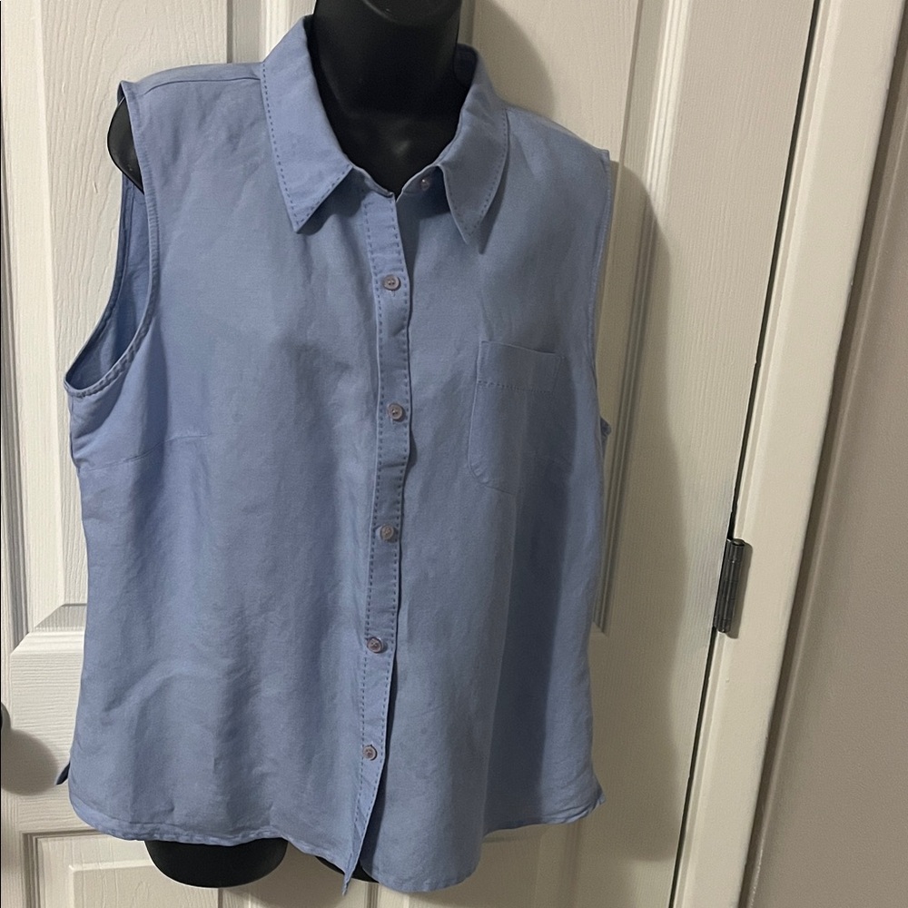 Casual Sleeveless Blue Button-Down Shirt